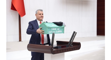 Barut'tan Maket Tabutlu Tepki:"Çiftçiyi Öldürüp Diri Diri Koydunuz"