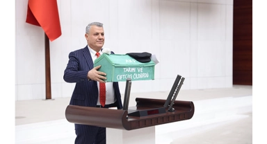 Barut'tan Maket Tabutlu Tepki:"Çiftçiyi Öldürüp Diri Diri Koydunuz"
