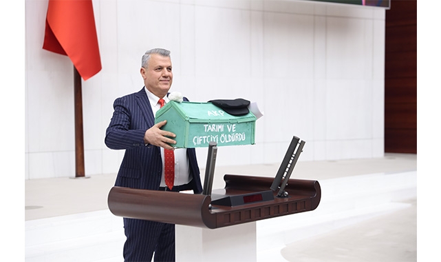 Barut'tan Maket Tabutlu Tepki:"Çiftçiyi Öldürüp Diri Diri Koydunuz"