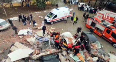 Çatının Altında Kalan Kişi Öldü