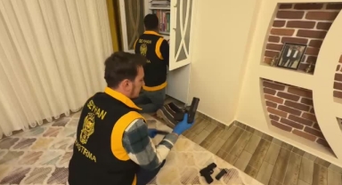 Dolaptan Cephanelik Çıktı!