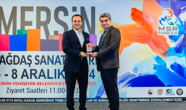 Dr. Gökhan Gündoğdu "Sanata Katkı" Ödülü Aldı