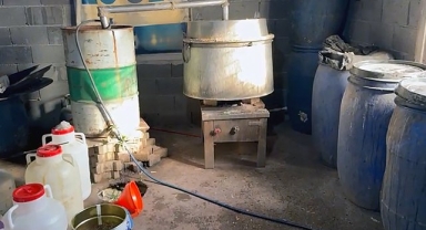 Evinde Sahte İçki Üretiyormuş