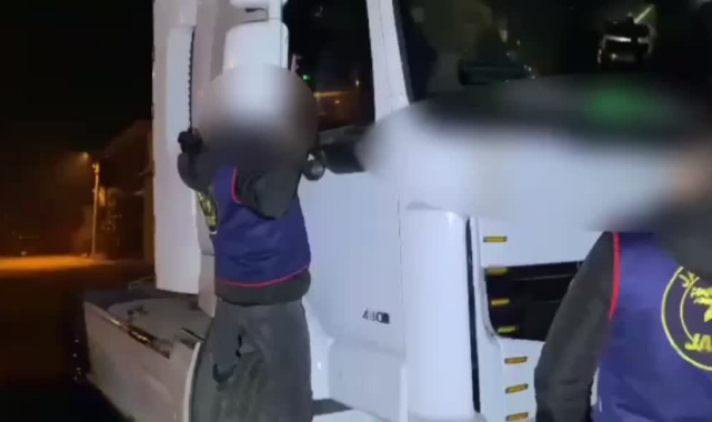 Firari Hükümlü Saklandığı Tırda Yakalandı