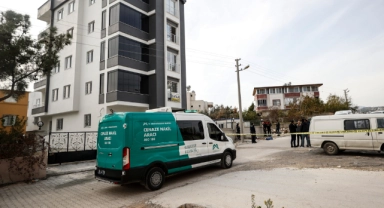Karısını ve Çocuğunu Öldürüp İntihar Girişiminde Bulundu