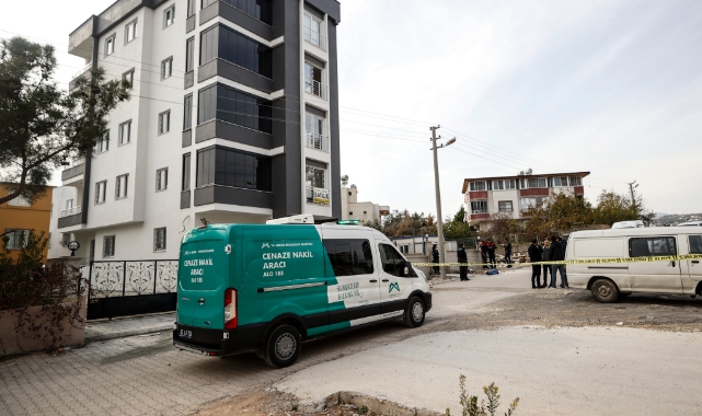 Karısını ve Çocuğunu Öldürüp İntihar Girişiminde Bulundu