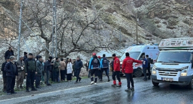 Kayalıklardan Düşüp Öldü