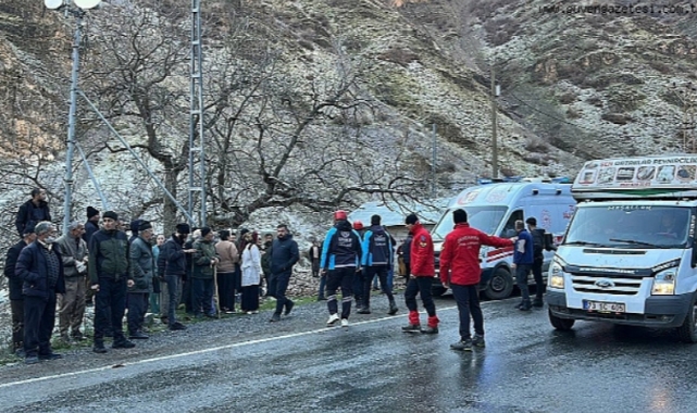 Kayalıklardan Düşüp Öldü