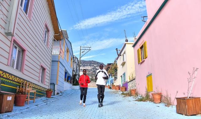 Kenyalı Atletler, 6. Uluslararası Mersin Maratonu’na Hazırlanıyor