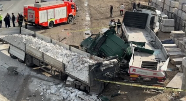 Lastiği Patlayan Tır Karşı Şeride Daldı:1 Ölü