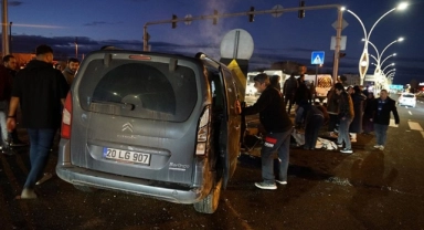Okul Servisi Hafif Ticari Araçla Çarpıştı:9 Yaralı