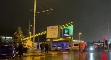 Otomobiller Çarpıştı:1 Ölü, 3 Yaralı