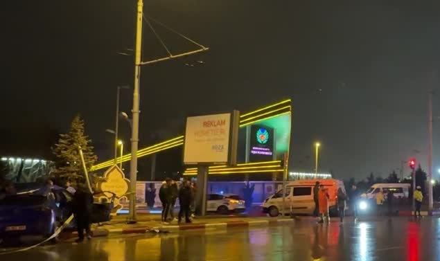 Otomobiller Çarpıştı:1 Ölü, 3 Yaralı