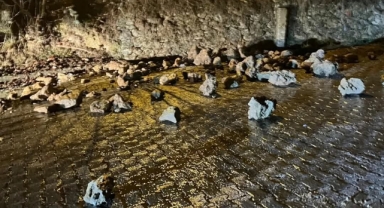 Sağanak Yağış Nedeniyle İstinat Duvarı Çöktü