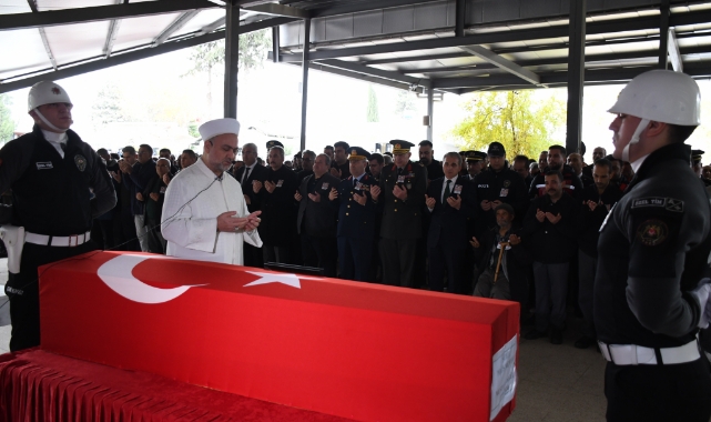Şehit Polis Memuru Toprağa Verildi