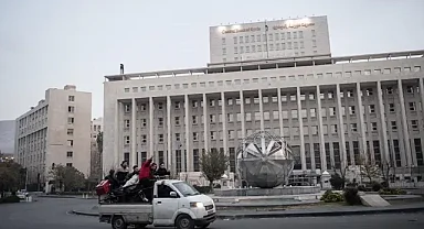 Suriye'deki 61 Yıllık Baas Rejimi Çöktü