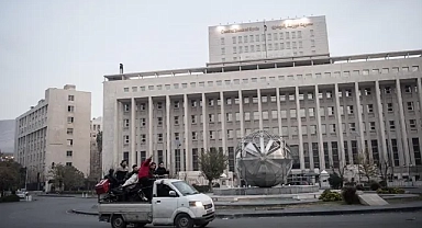 Suriye'deki 61 Yıllık Baas Rejimi Çöktü
