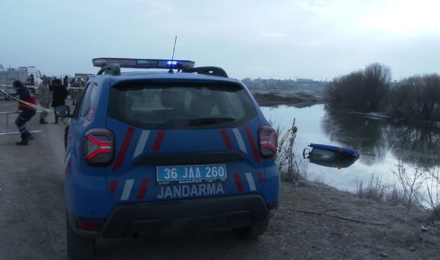 Traktörüyle Kars Çayı'na Düşen Sürücü Öldü