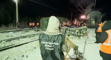 Yolcu Treni İle Yük Treni Çarpıştı:2 Ölü
