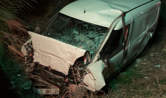Yoldan Çıkıp Duvara Çarpan Aracın Sürücüsü Öldü