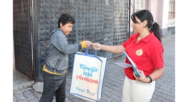 Yüreğir Belediyesi'nden Öğrencilere ''Kitap'' Desteği