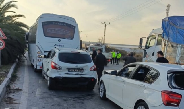 Zincirleme Trafik Kazası:13 Yaralı