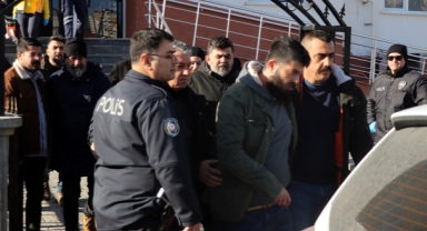 7 Yaşındaki Oğlunu Tüfekle Vurdu!