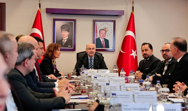 Adana'da 5 Aile Sağlığı Merkezi İle Bölgesel Aşı Deposu Yapılacak