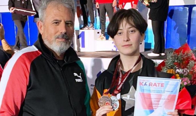 Adanalı Antrenör Mustafa Toksöz’e ''Devlet Sporcusu'' Unvanı