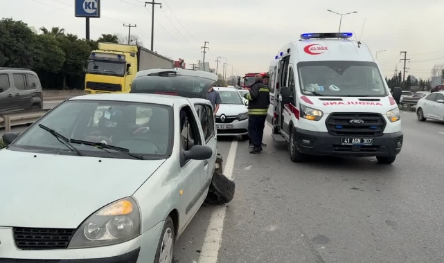 Arızalanan Otomobile Arkadan Çarptı