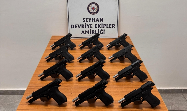 Bagajından 15 Ruhsatsız Tabanca Çıktı