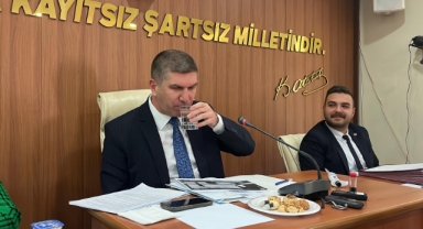 Başkan Ercengiz, Mecliste Şebeke Suyu İçti