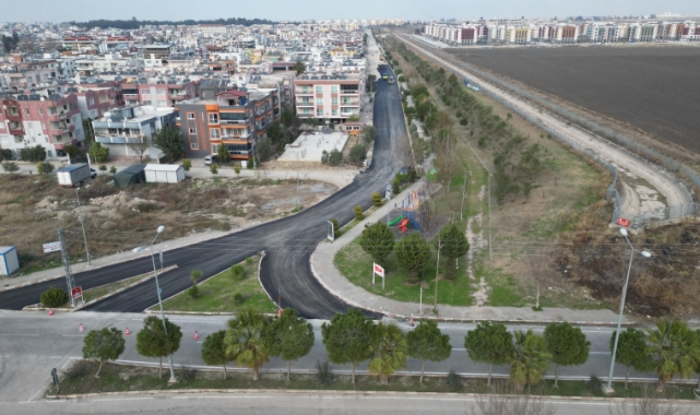 Ceyhan’da Asfalt Çalışmaları Sürüyor