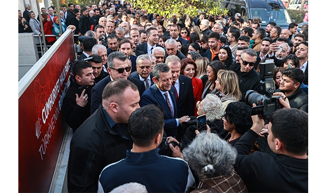 CHP Genel Başkanı Özgür Özel Mersin'de