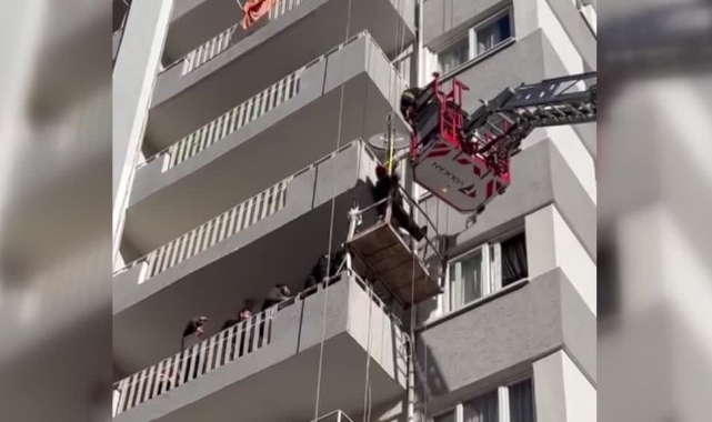 Emniyet Halatında Asılı Kaldı