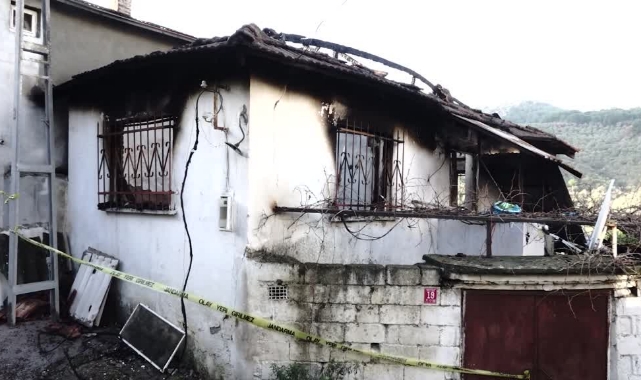 Ev Yangınında 2 Kardeş Öldü