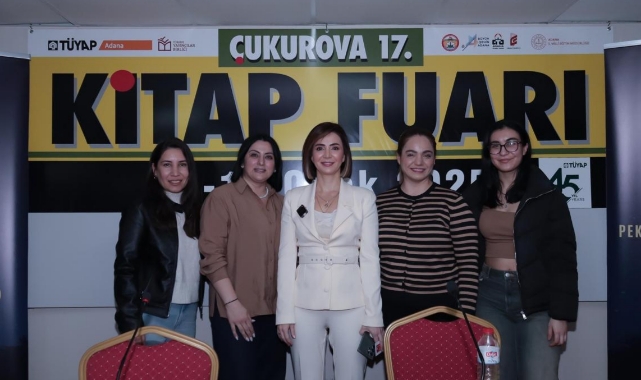 Fulya Nacar Kitap Fuarında İmza Dağıtıp, Söyleşi Yaptı
