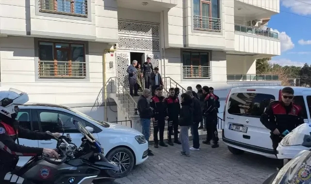 İki Kızını Öldürüp, İntihar Etti!