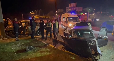 İki Otomobil Çarpıştı:5 Yaralı