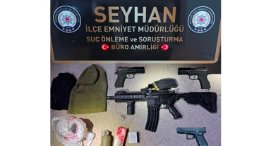 Karton Kutunun İçinden Silah ve El Bombası Çıktı