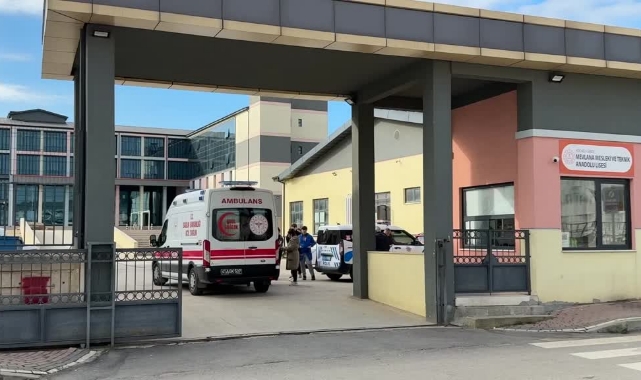 Okulda Bahçesinde Bıçaklı Dehşet!