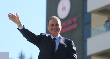 Ömer Çelik:''CHP’de Orta Hakem Kendisi Değil, Bir Başkası"