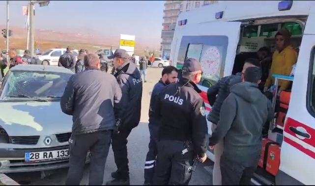 Otomobiller Çarpıştı,4 Yaralı