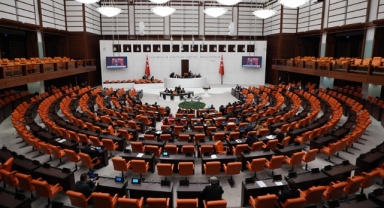 Türkiye'de 168 Parti Faaliyette
