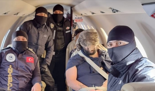 Türkiye'ye Getirilen Suç Örgütü Elebaşı Adliyeye Sevk Edildi