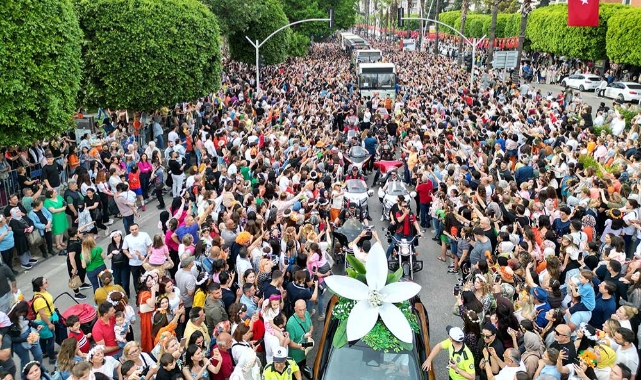 Uluslararası Portakal Çiçeği Karnavalına "En İyi Kültür ve Sanat Etkinliği" Ödülü