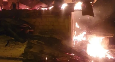 Yaşlı Çiftin Evi Yangında Kullanılamaz Hale Geldi