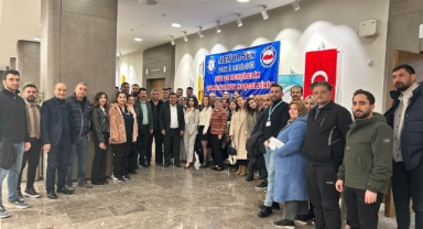 Adana’da Ebe ve Hemşirelerin Sorunları Çalıştayda Masaya Yatırıldı