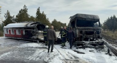 Akaryakıt Tankeri Devrilip Yandı