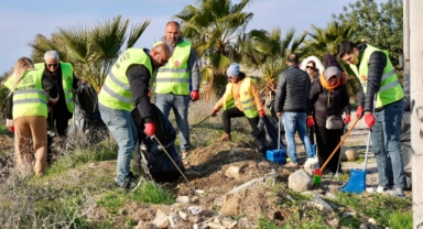 Belediye Bürokratları İle Personeli ''Mıntıka Temizliği'' Yaptı
